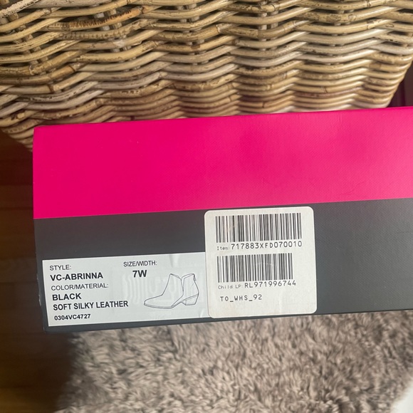 Vince Camuto black booties Size 7W/37.5. NWOT Perfect condition - Picture 8 of 9